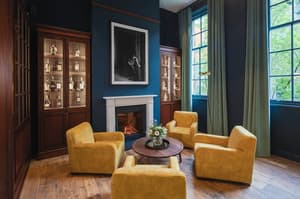 thumbnail: Lobby lounge