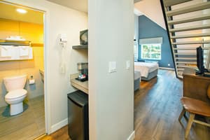 thumbnail: Hallway