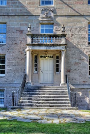 thumbnail: Exterior detail