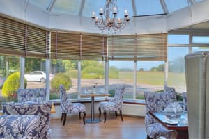 thumbnail: Breakfast area