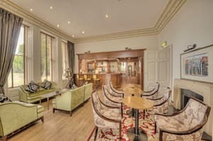 thumbnail: Bar (on property)