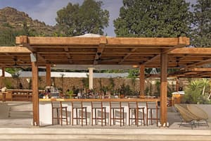 thumbnail: Bar (on property)