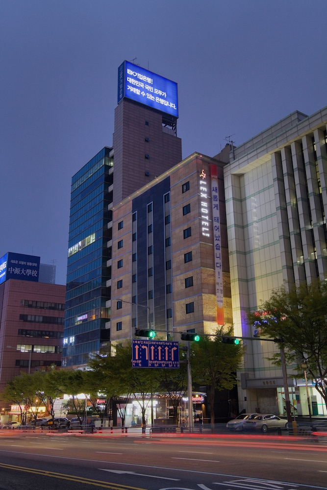 Front of property - evening/night
