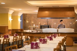thumbnail: Restaurant
