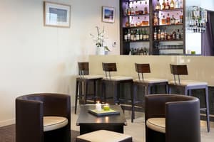thumbnail: Bar (on property)