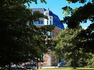 thumbnail: Exterior