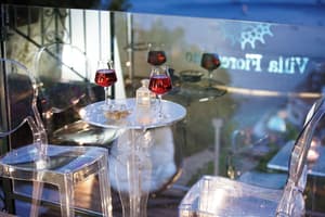 thumbnail: Bar (on property)