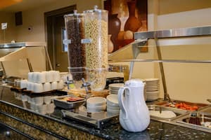 thumbnail: Breakfast area