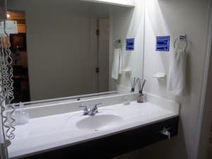 thumbnail: Bathroom sink