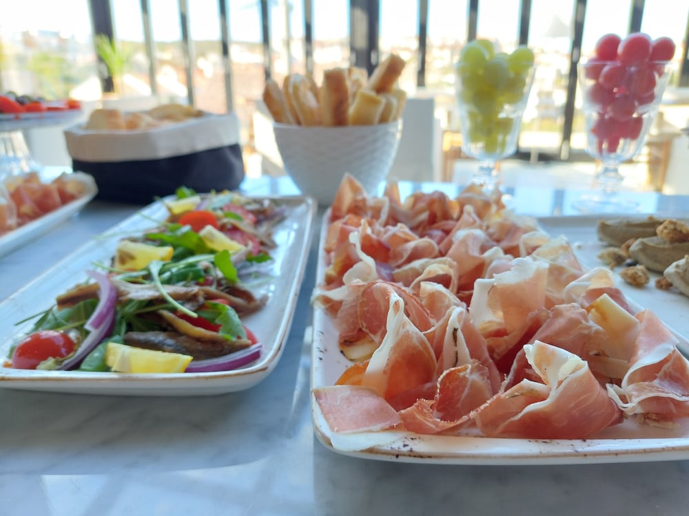 Breakfast buffet