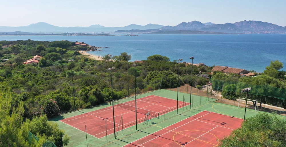Tennis court
