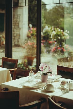 thumbnail: Breakfast area