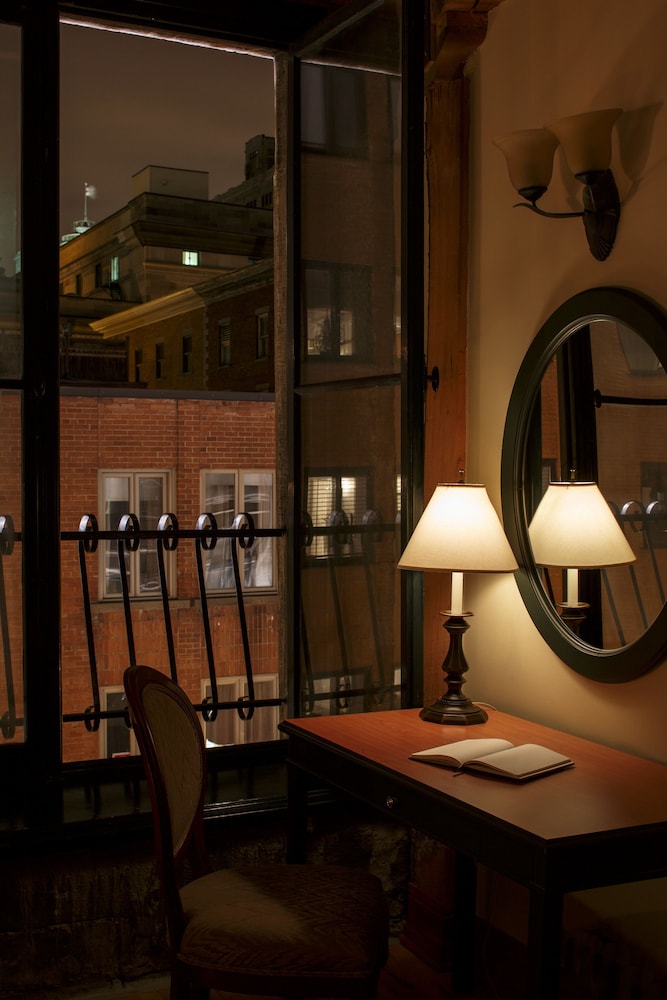 Room amenity