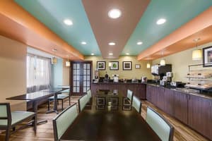 thumbnail: Breakfast area
