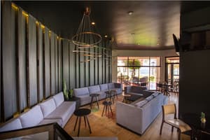 thumbnail: Bar (on property)