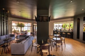 thumbnail: Bar (on property)
