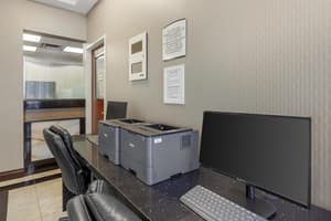 thumbnail: Business center
