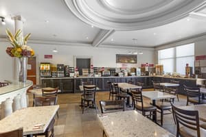 thumbnail: Breakfast area