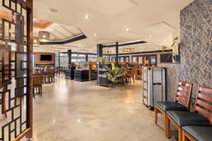 thumbnail: Restaurant
