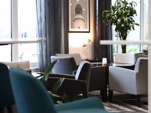 thumbnail: Bar (on property)