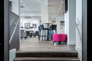 thumbnail: Bar (on property)