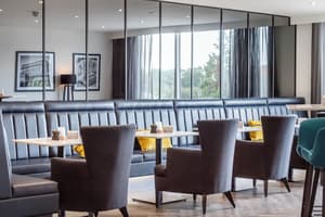 thumbnail: Bar (on property)