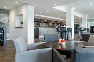 thumbnail: Bar (on property)