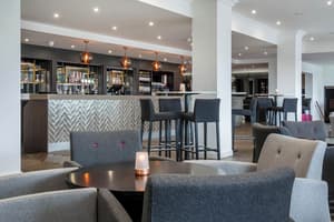 thumbnail: Bar (on property)