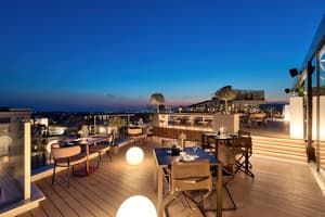 thumbnail: Outdoor dining