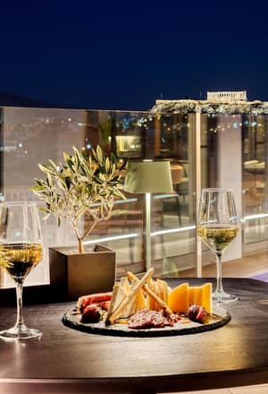 thumbnail: Outdoor dining
