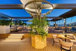 thumbnail: Outdoor dining