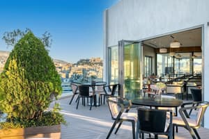 thumbnail: Outdoor dining