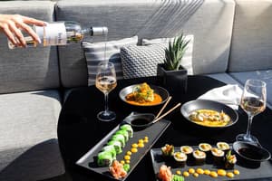 thumbnail: Outdoor dining