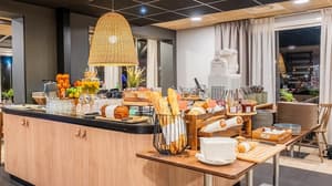 thumbnail: Breakfast area