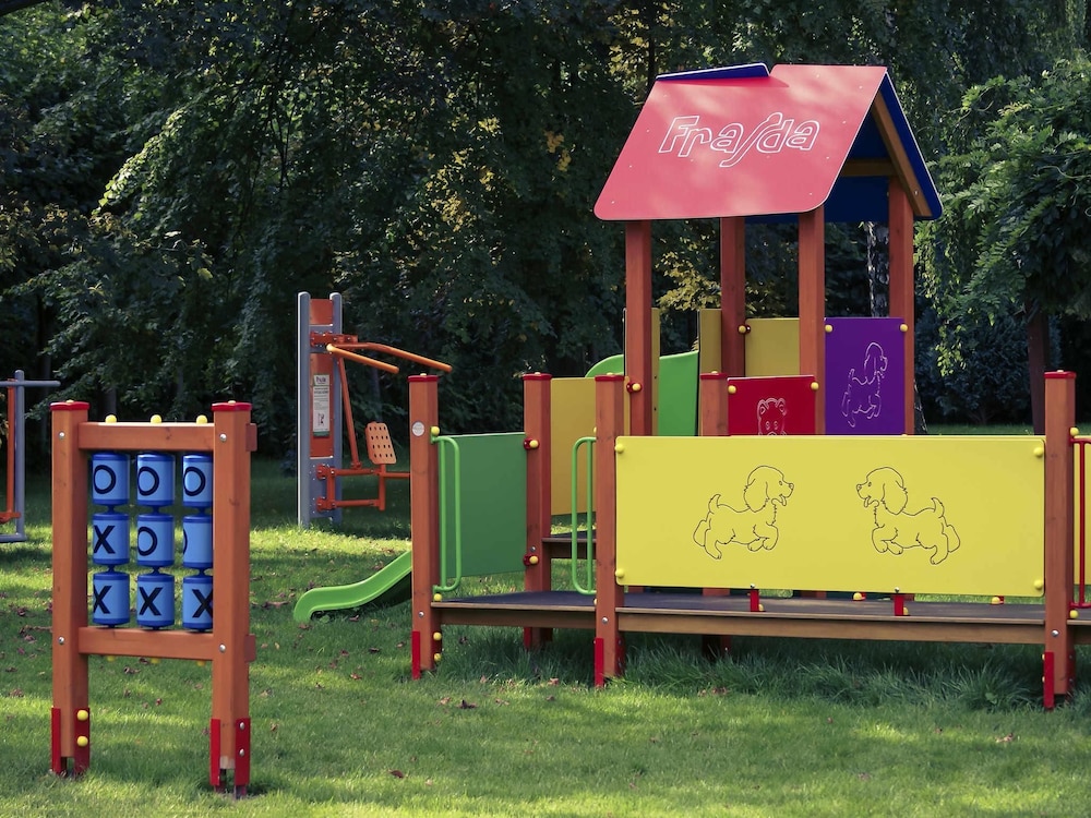 Children's play area - outdoor