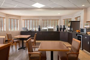 thumbnail: Breakfast area