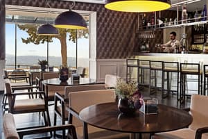 thumbnail: Restaurant