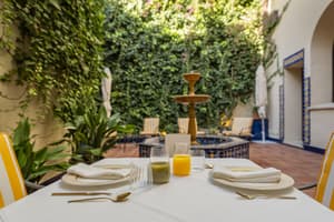 thumbnail: Breakfast area