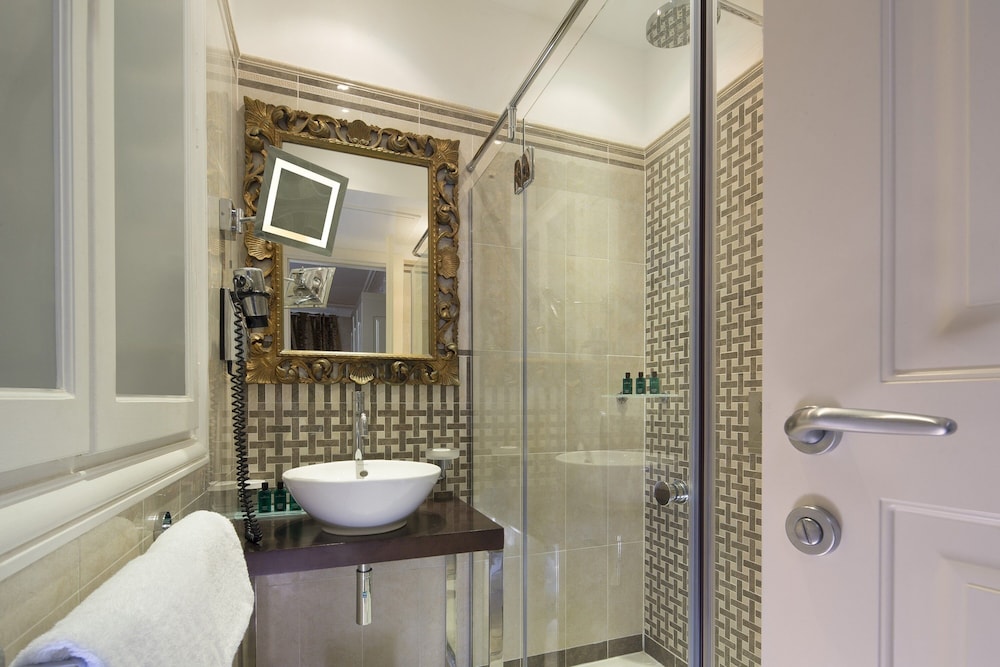 Bathroom amenities