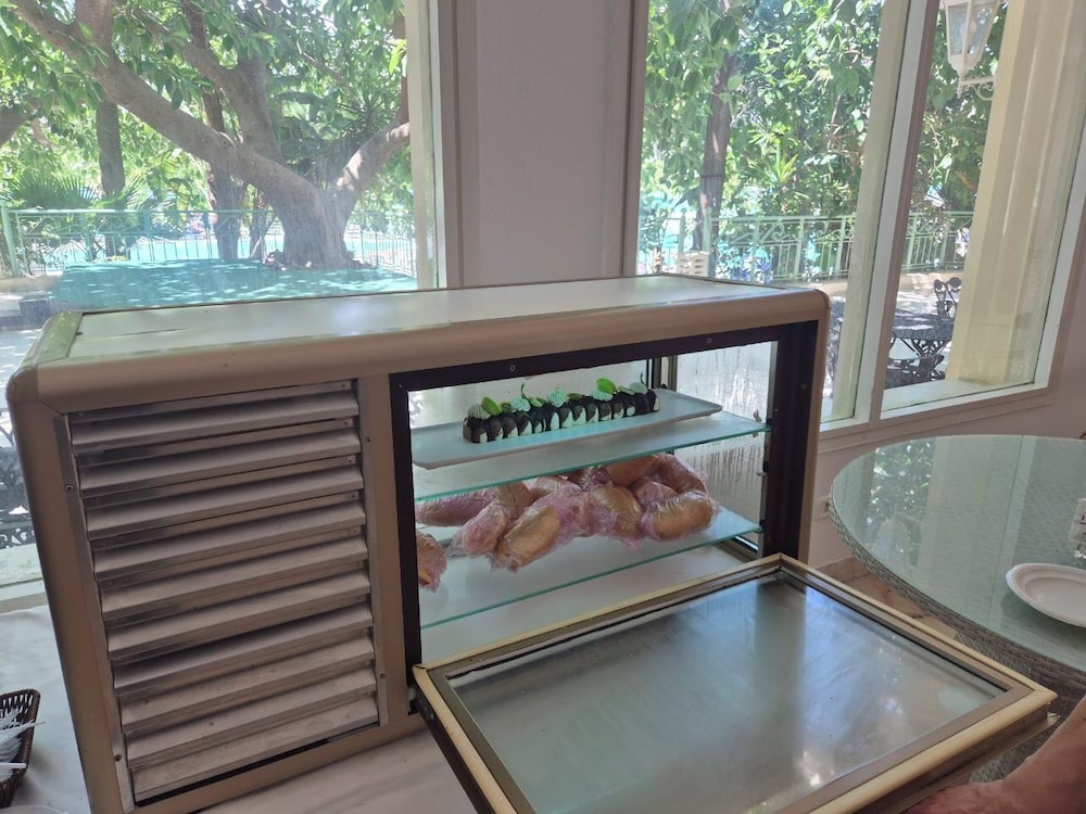 Snack bar