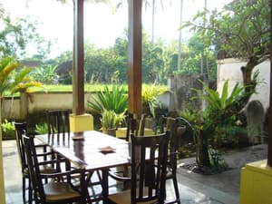 thumbnail: Lobby sitting area
