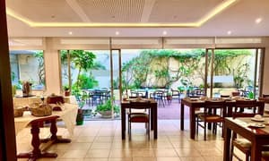 thumbnail: Breakfast area