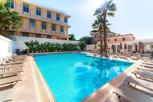 thumbnail: Outdoor pool