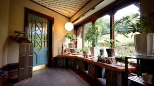 thumbnail: Interior entrance