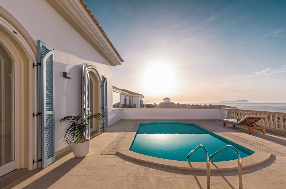 Private pool