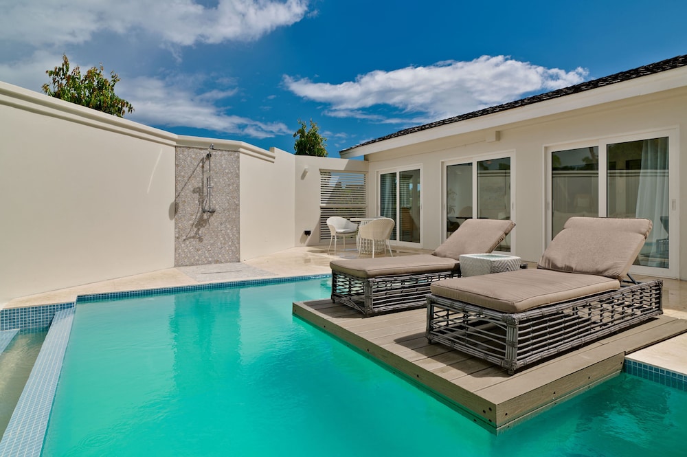 Private pool