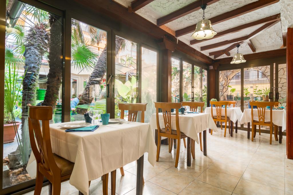 Restaurant-cafeteria