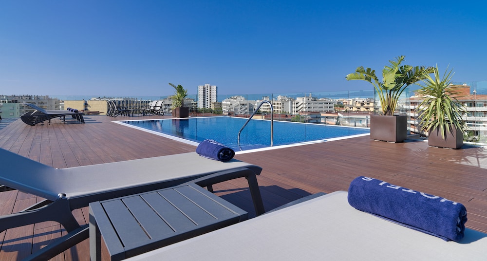 Rooftop pool