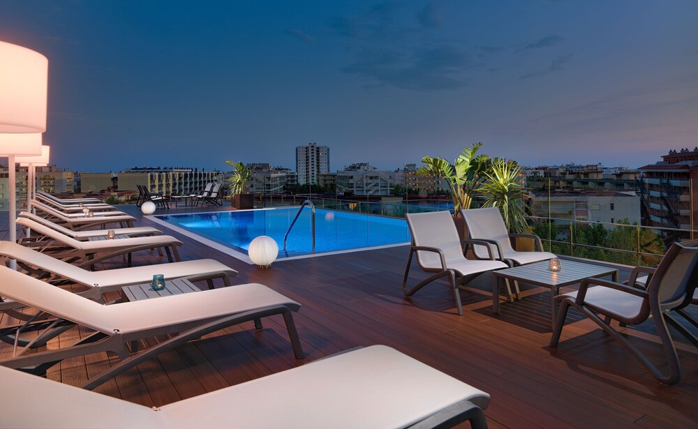 Rooftop pool