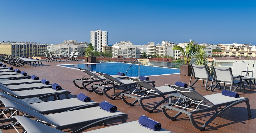 Rooftop pool